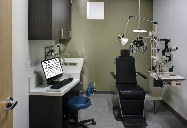 MCS Crofton Family Eye Care Interior (20)