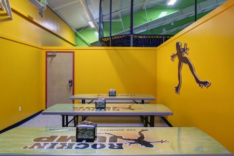 SK8 Rockin' Jump Interior (27)