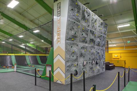 SK8 Rockin' Jump Interior (18)