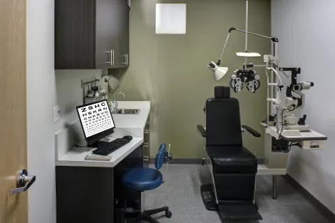 MCS Crofton Family Eye Care Interior (20)