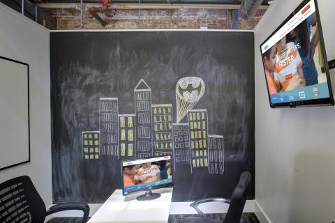 FF1 Citelighter Interior Office (3)