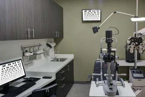 MCS Crofton Family Eye Care Interior (14)