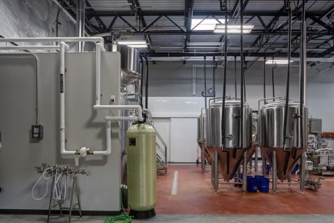 AB9 House 6 Brewing Company Interior (20)