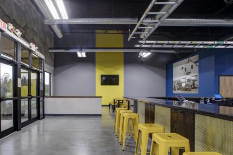 AB9 House 6 Brewing Company Interior bar (6)