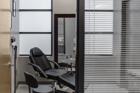 BN3 Sono Bello - Patient Room (1)