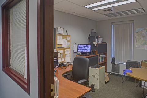 058E Beltway Business Community Interior office (34)