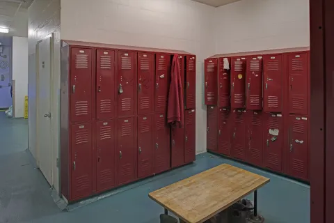 058E Beltway Business Community Interior Lockers (27)
