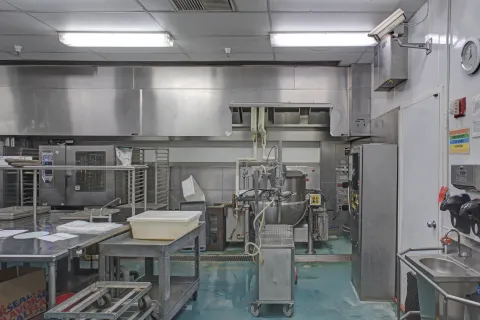 058E Beltway Business Community Interior Kitchen (24)