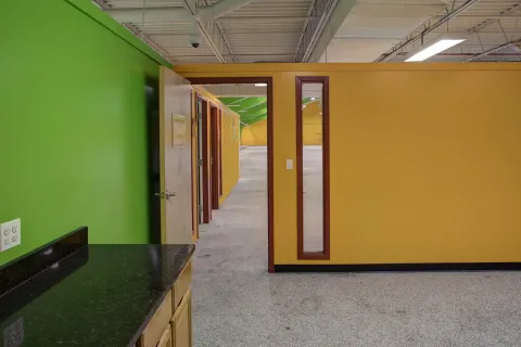 SK8 Suite 8855 Interior (22)
