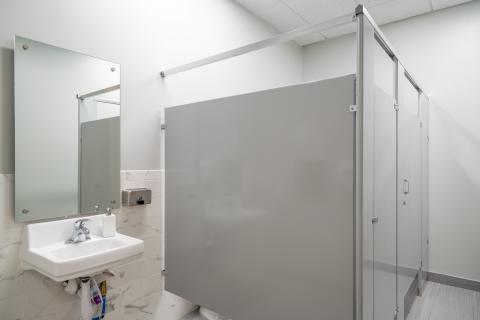 AB9 Hanley Energy Restroom (5)