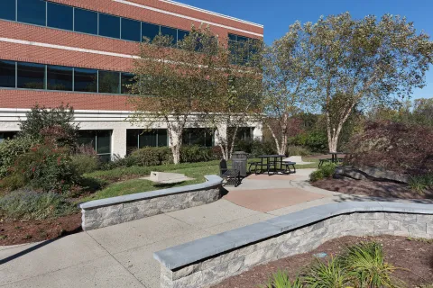 LW1 LW2 Lyndwood Executive Center Exterior (2)