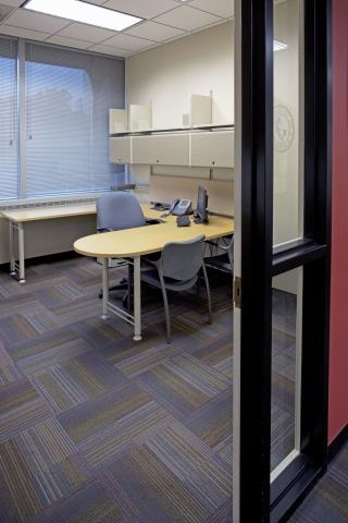 TD4 University of Phoenix Private Office (2)