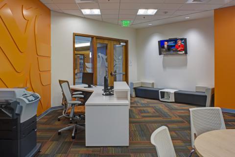 MCS University of Phoenix Interior (12)