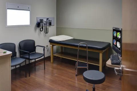 MCS GBMC Center for Neurology Interior (12)