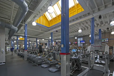 FF1 Merritt Clubs Interior (4)