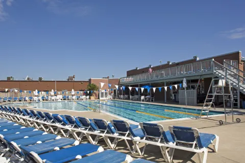 FF1 Merritt Clubs Pool (1)