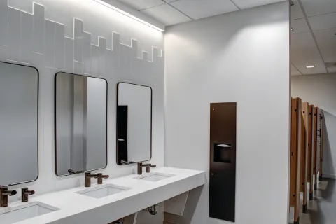 Ab10 Hanley Energy restroom