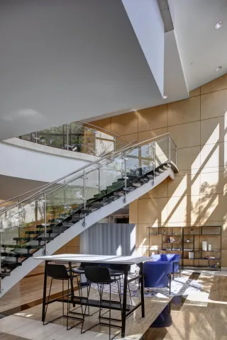 BH5 Columbia Corporate Park Interior Lobby 27