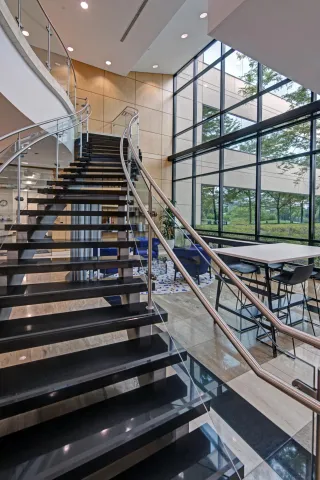 BH5 Columbia Corporate Park Interior Lobby 38