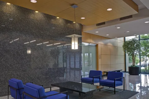HF4 6031 University Boulevard lobby 13