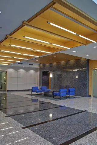 HF4 6031 University Boulevard lobby 15