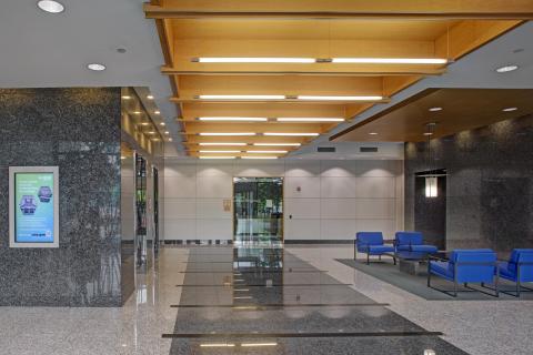 HF4 6031 University Boulevard lobby 2