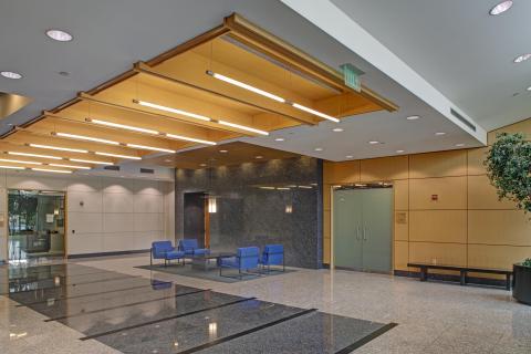 HF4 6031 University Boulevard lobby 3
