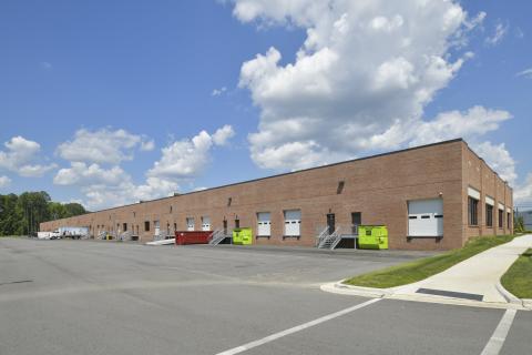 IB Merritt TW Crossing Exterior (25)
