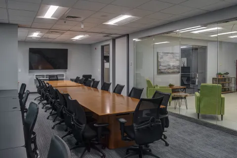 TD4 Suite 555 Office - Conference Room