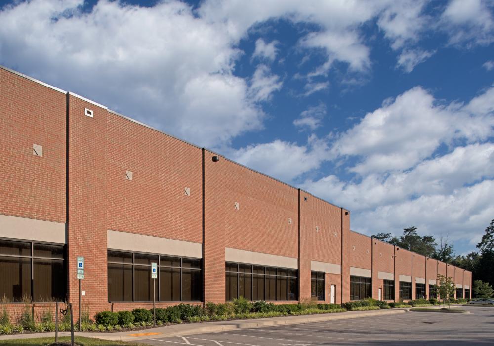 1705 Twin Springs Drive Exterior