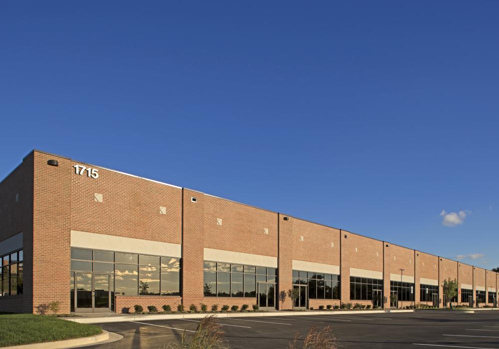 1715 Twin Springs Drive Exterior