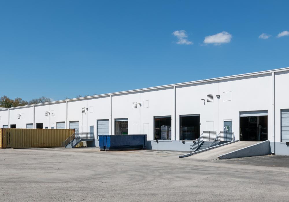 Beach Commerce Center