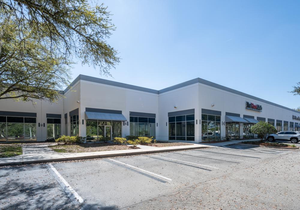 Beach Commerce Center
