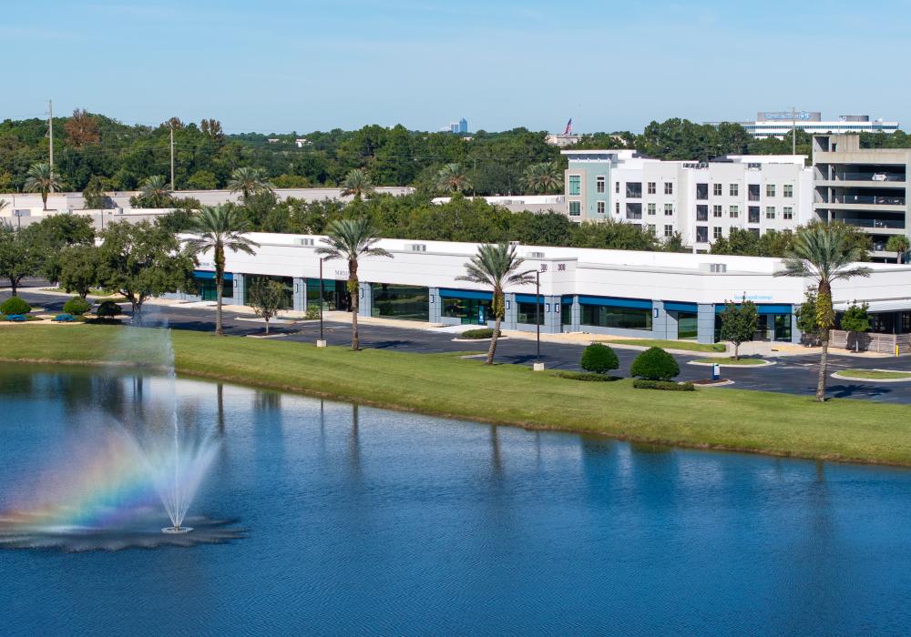 Merritt - Gate Parkway - 300 - Exteriors