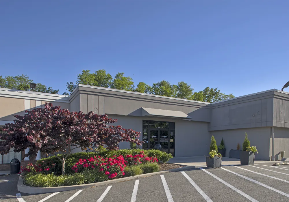 8855 Exterior 2