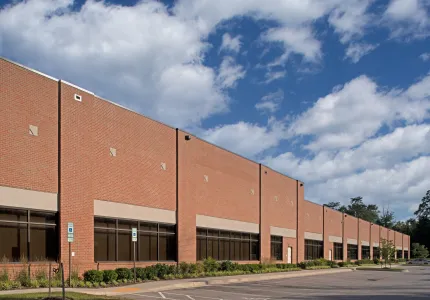 1705 Twin Springs Drive Exterior
