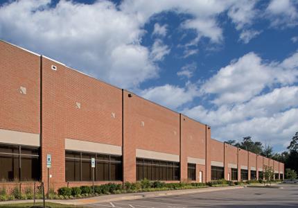 1705 Twin Springs Drive Exterior