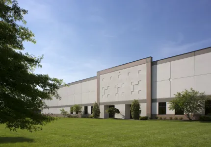 EL4B Eldersburg Business Center Exterior (9)