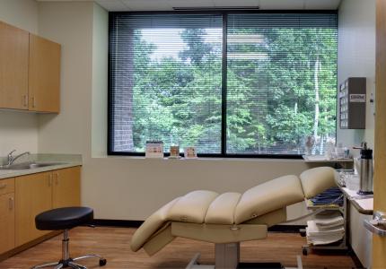 MR2 Dr. Linquist Medical Room (1)