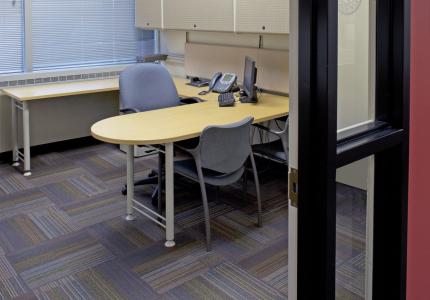TD4 University of Phoenix Private Office (2)