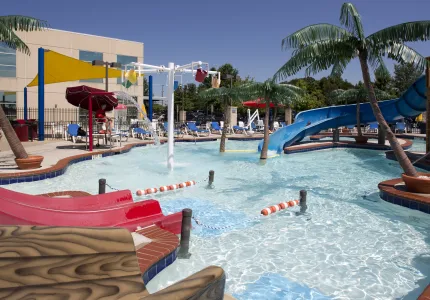 EL3 Merritt Clubs Outdoor Pool (3)