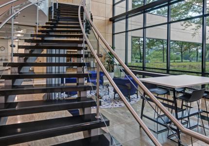 BH5 Columbia Corporate Park 8890 McGraw Road Interior Lobby 38