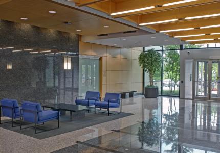 HF4 6031 University Boulevard lobby 11
