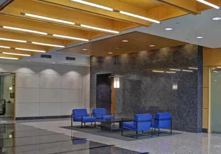 HF4 6031 University Boulevard lobby 15