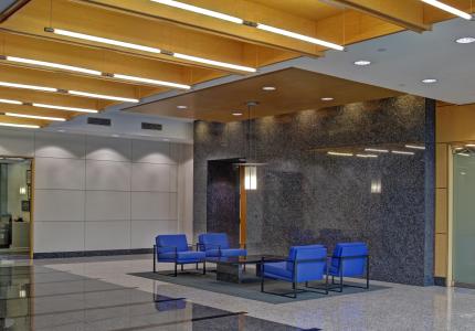 HF4 6031 University Boulevard lobby 15