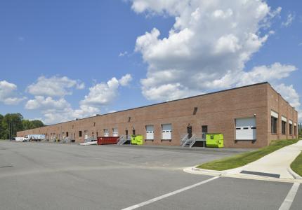 IB Merritt TW Crossing Exterior (25)