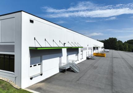 IB Merritt TW Crossing Exterior (26)