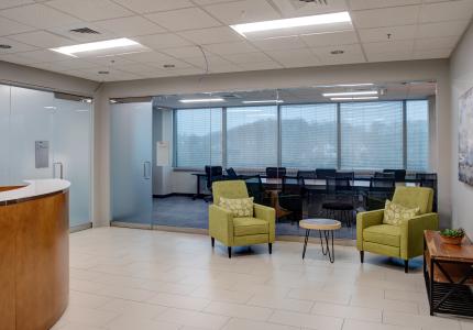 TD4 Suite 555 Office - Lobby
